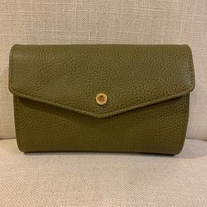Steve Madden crossbody accordion clutch